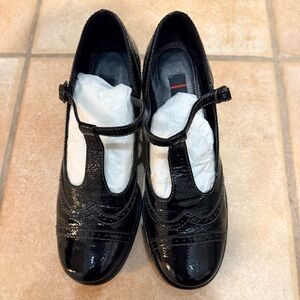 Ecco EBlack Patent Leather T-Strap Shoes - Size 37